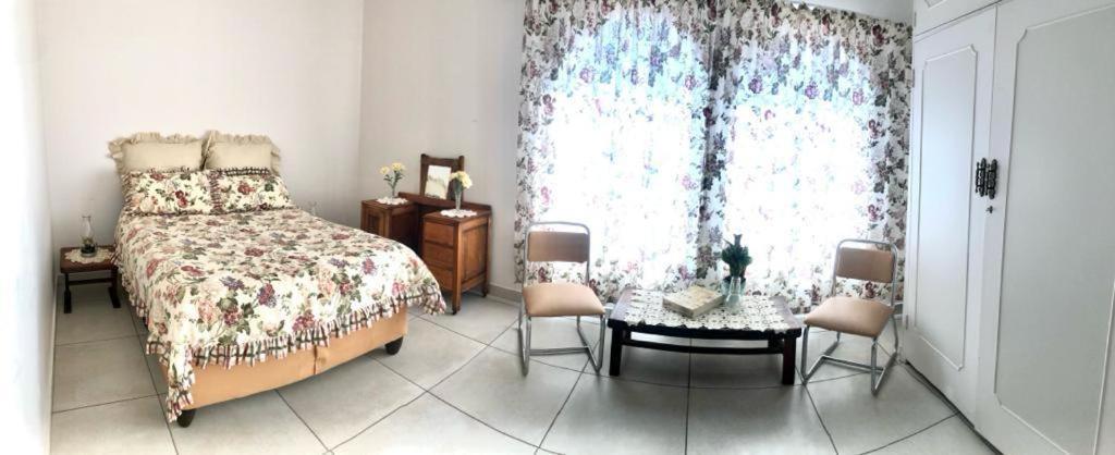 Thee View Hotel Hartbeespoort Szoba fotó