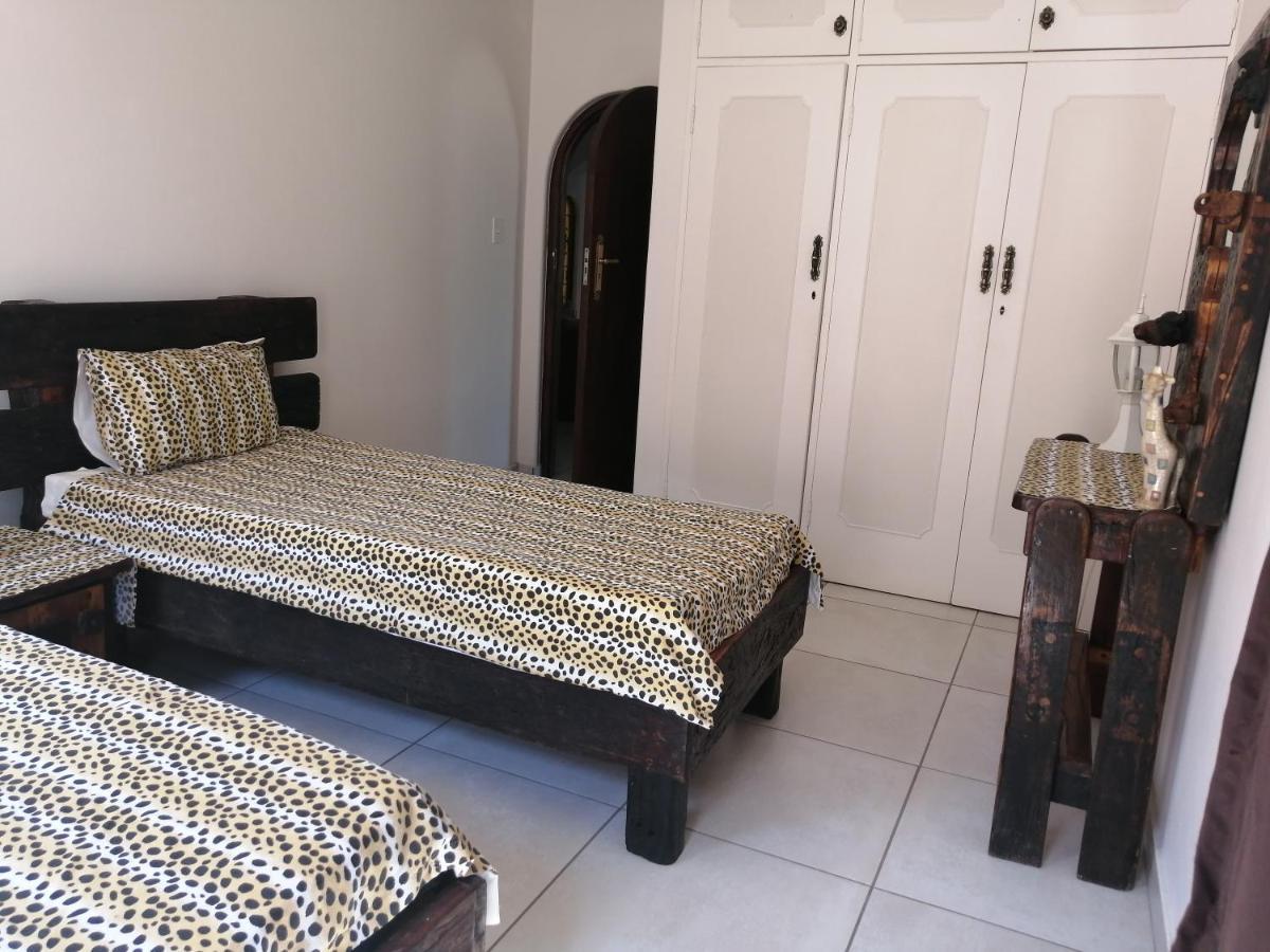 Thee View Hotel Hartbeespoort Kültér fotó